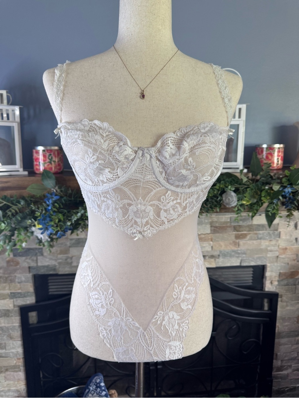 Vintage Victoria's Secret Gold Label White Lace Teddy Bodysuit 34C 80s - Picture 1 of 16